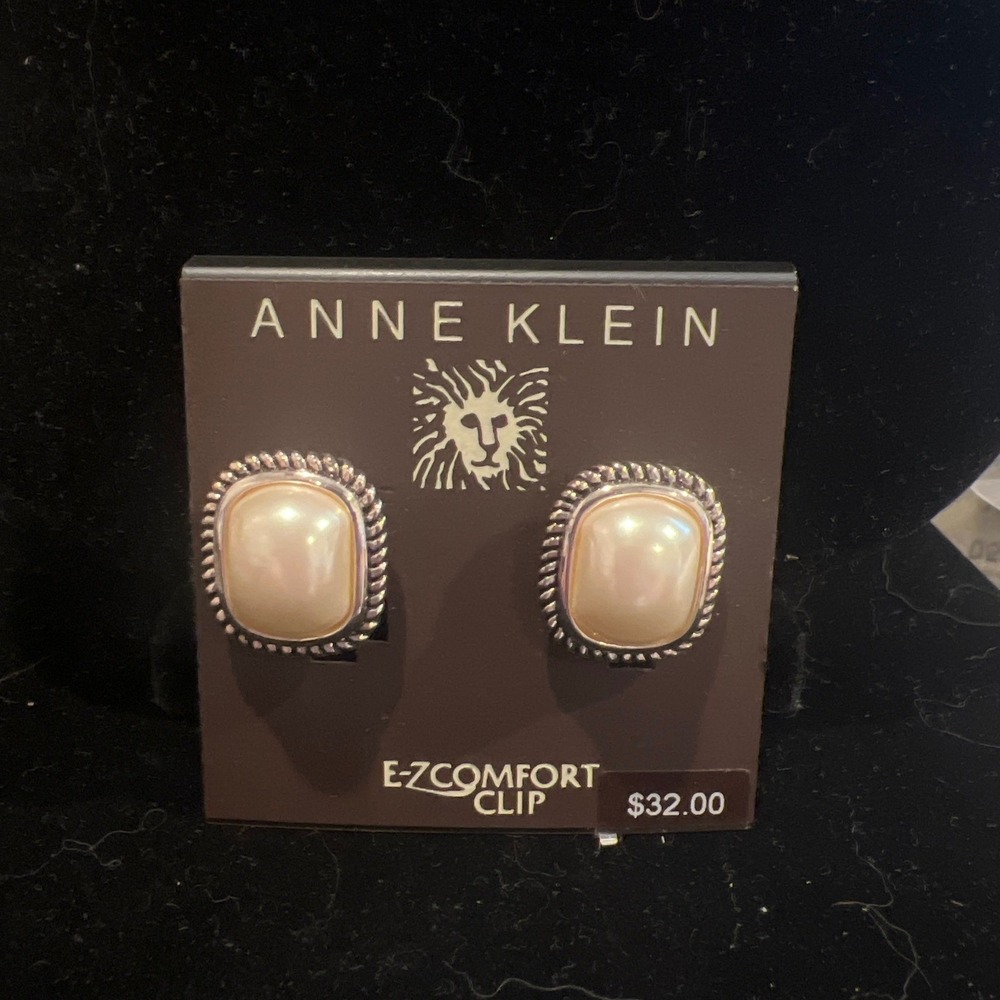Vtg Anne Klein Silver Tone Faux Pearl Rectangle Clip On Earrings Retro NOS